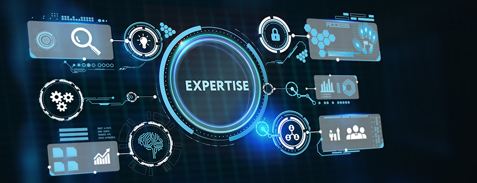 futuristisches Userinterface mit Schriftzug 'Expertise' in der Mitte